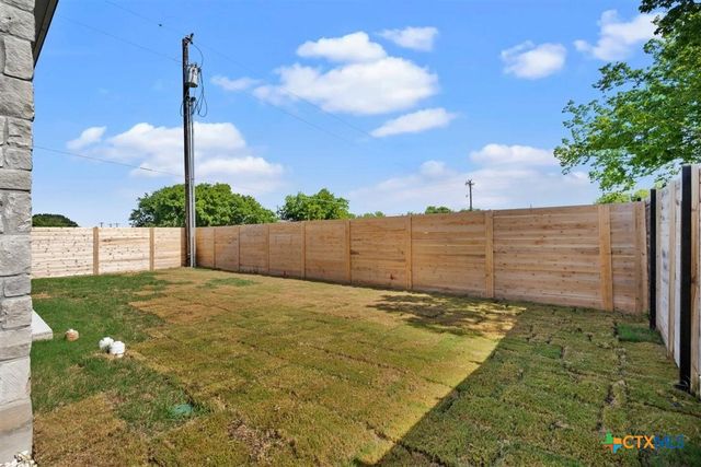 501 E Burton Street, Manor, TX 78653
