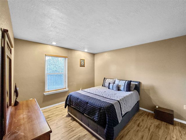 4208 Coyote Lane, Santa Fe, NM 87507