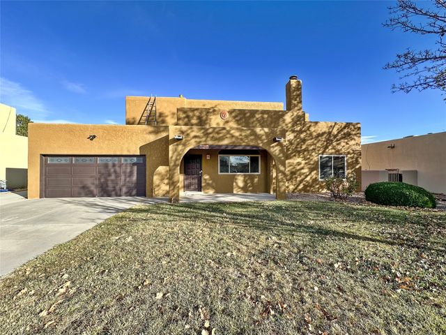 4208 Coyote Lane, Santa Fe, NM 87507