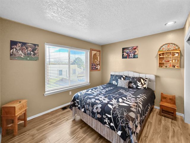 4208 Coyote Lane, Santa Fe, NM 87507