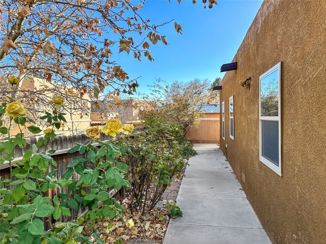 4208 Coyote Lane, Santa Fe, NM 87507