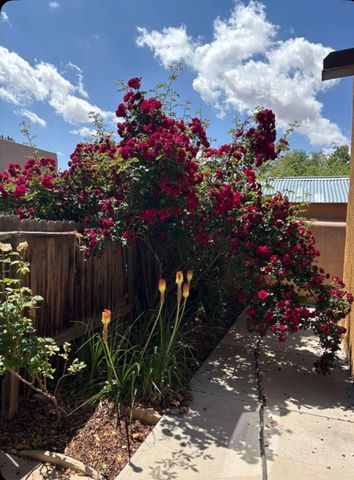 4208 Coyote Lane, Santa Fe, NM 87507