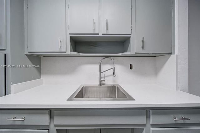 6565 Santona Street B19, Coral Gables, FL 33146