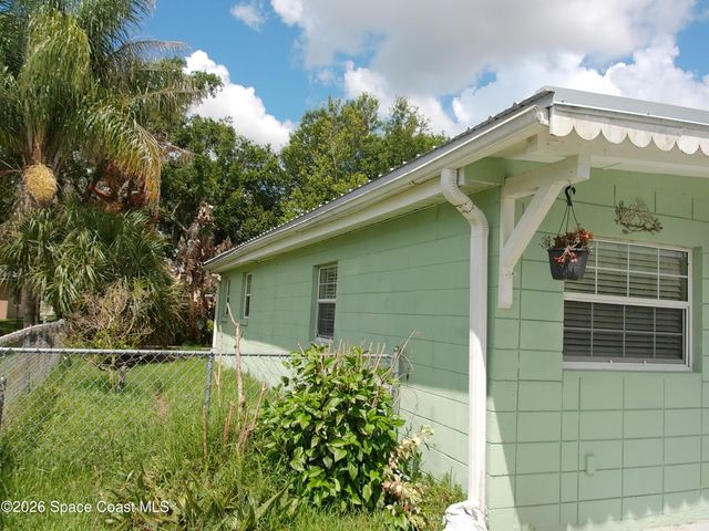 464 Judy Street, New Smyrna Beach, FL 32168