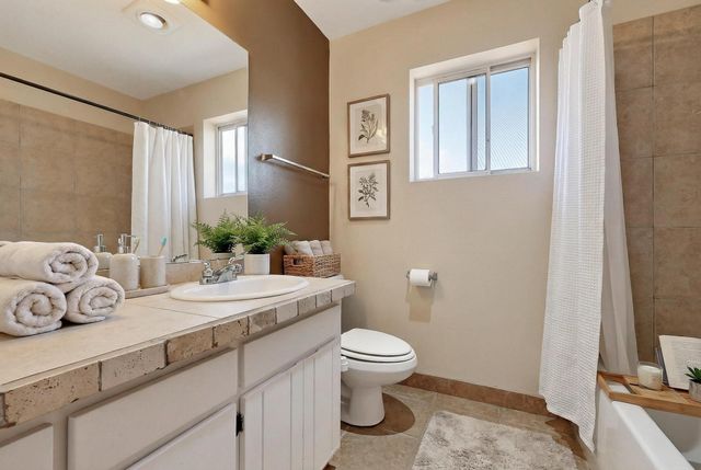 1 Trinity Ct, Stanley, NM 87056