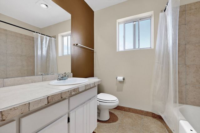 1 Trinity Ct, Stanley, NM 87056