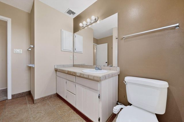 1 Trinity Ct, Stanley, NM 87056