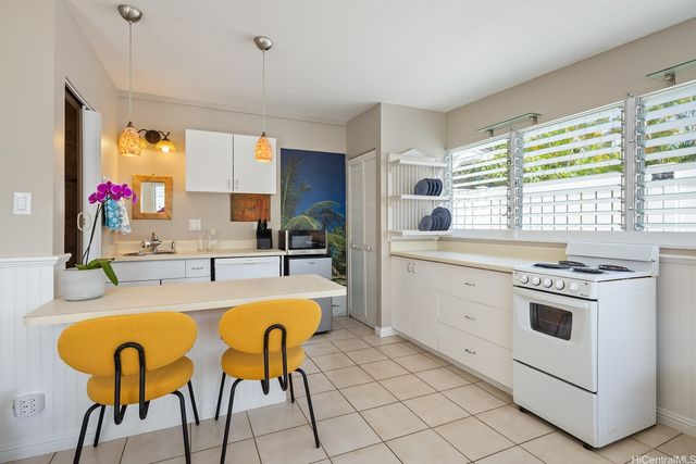 156C N Kalaheo Avenue, Kailua, HI 96734