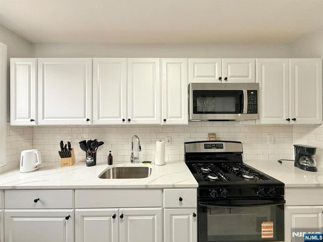12 68th Street, Guttenberg, NJ 07093