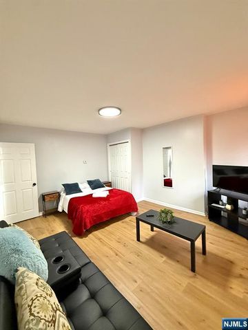 12 68th Street, Guttenberg, NJ 07093