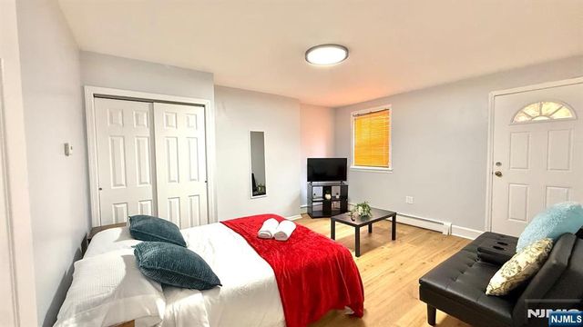 12 68th Street, Guttenberg, NJ 07093