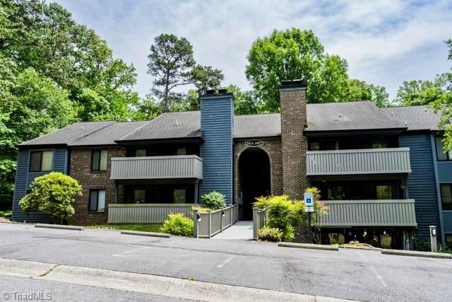 2935 Oaktop Circle, Greensboro, NC 27410
