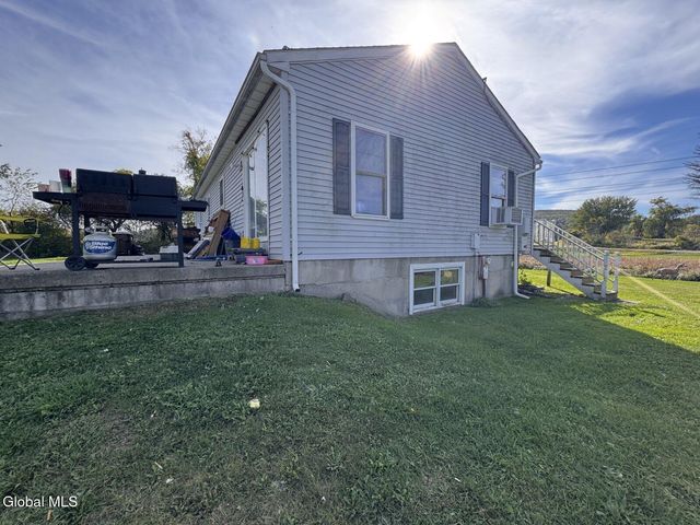 902 Blodgett Hill Road, Coeymans, NY 12143