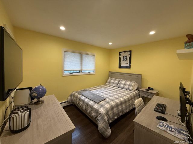 3 Pimlico Court, Commack, NY 11725