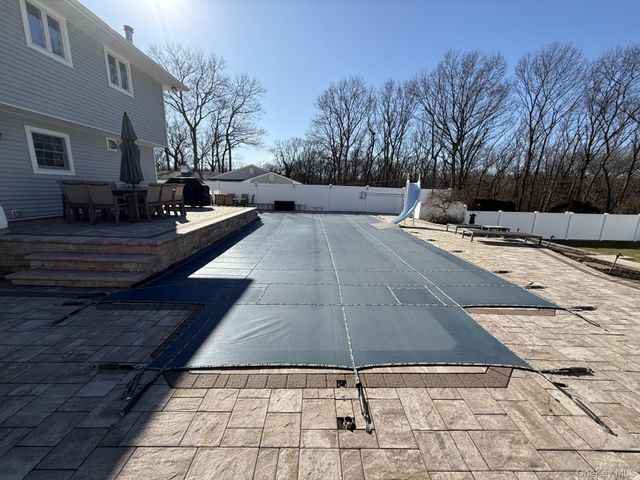 3 Pimlico Court, Commack, NY 11725