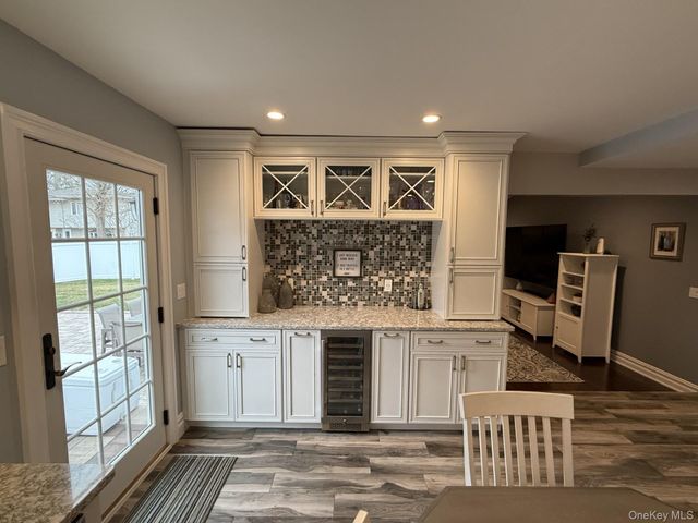 3 Pimlico Court, Commack, NY 11725