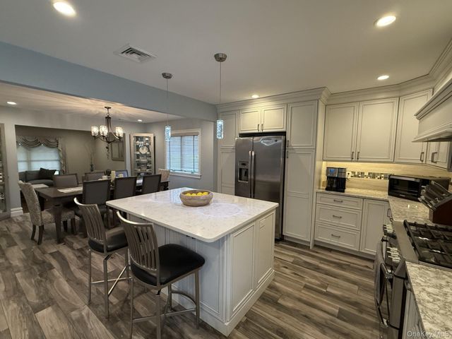 3 Pimlico Court, Commack, NY 11725