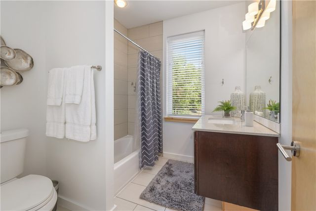 157 W Martin Luther King Jr Boulevard, Fayetteville, AR 72701