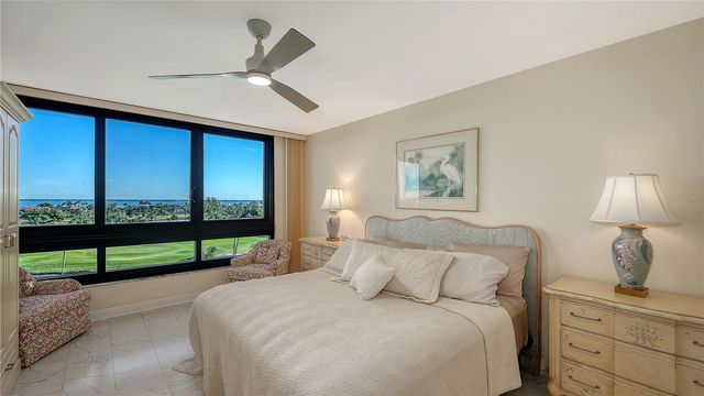 585 SANCTUARY DRIVE B502, Longboat Key, FL 34228