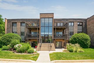 1420 STONEBRIDGE Circle 5N, Wheaton, IL 60189