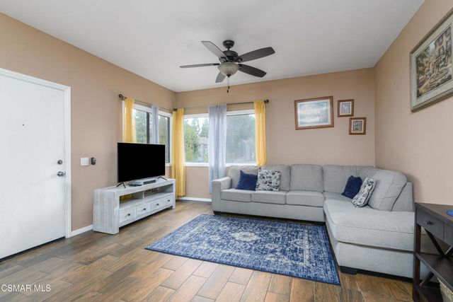 104 Maegan Place 12, Thousand Oaks, CA 91362