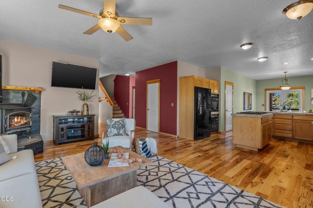 62262 Chickadee Lane, Bend, OR 97701