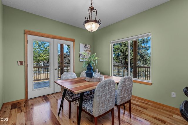 62262 Chickadee Lane, Bend, OR 97701