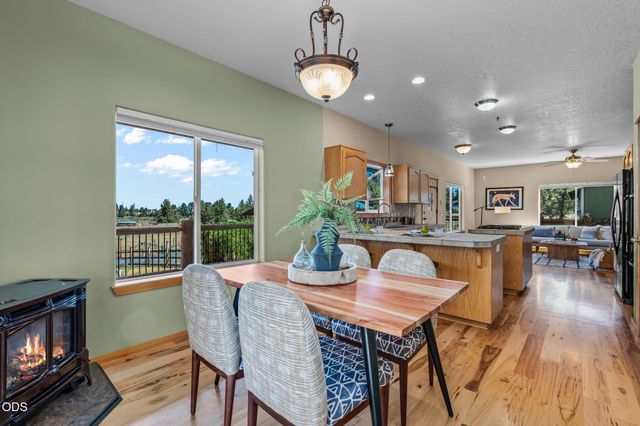 62262 Chickadee Lane, Bend, OR 97701