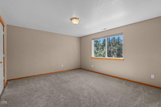 62262 Chickadee Lane, Bend, OR 97701