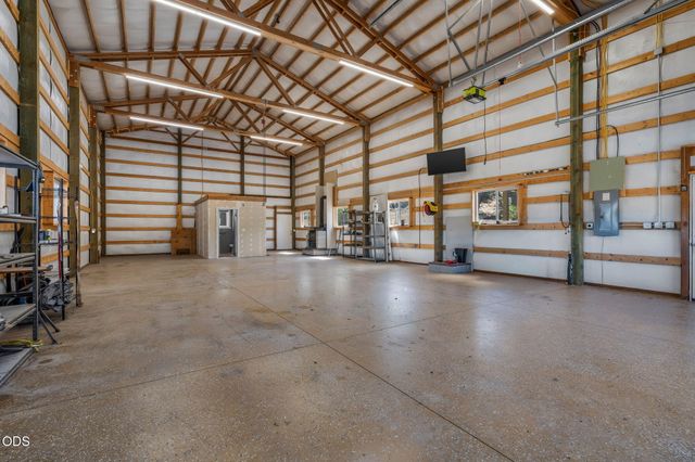 62262 Chickadee Lane, Bend, OR 97701