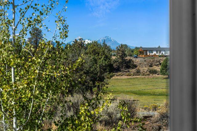 62262 Chickadee Lane, Bend, OR 97701