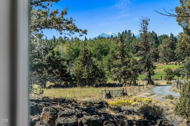 62262 Chickadee Lane, Bend, OR 97701