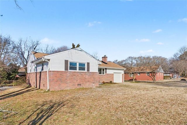 6 Barron DR, Newport News, VA 23608