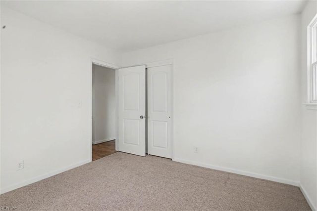 6 Barron DR, Newport News, VA 23608