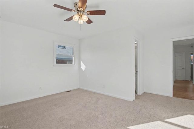 6 Barron DR, Newport News, VA 23608