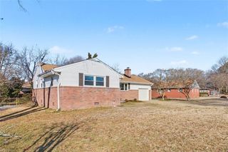 6 Barron DR, Newport News, VA 23608