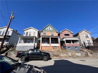 104 W 8th Ave, Tarentum, PA 15084