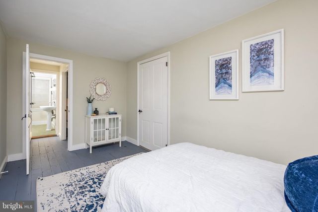39 W GRAVERS LN, Philadelphia, PA 19118