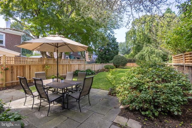 39 W GRAVERS LN, Philadelphia, PA 19118