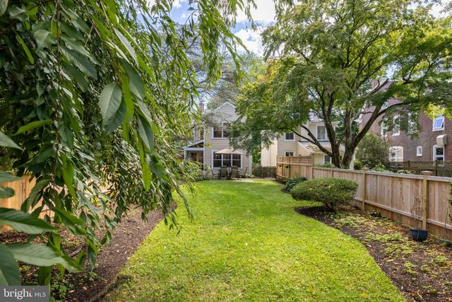 39 W GRAVERS LN, Philadelphia, PA 19118