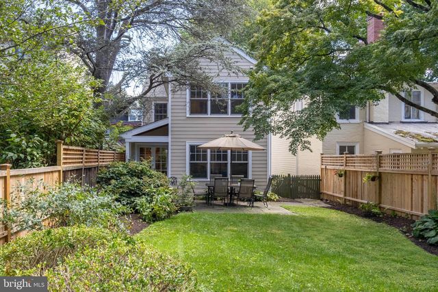 39 W GRAVERS LN, Philadelphia, PA 19118