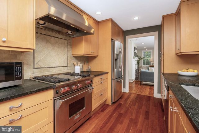 39 W GRAVERS LN, Philadelphia, PA 19118