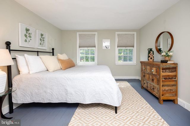 39 W GRAVERS LN, Philadelphia, PA 19118