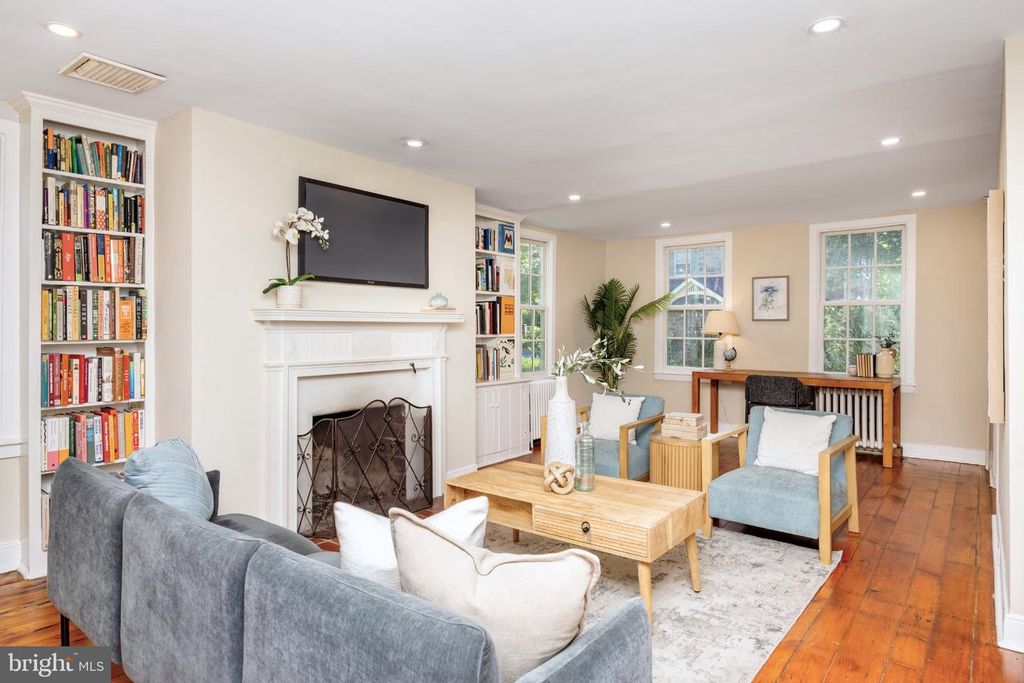 39 W GRAVERS LN, PHILADELPHIA, PA 19118 — photo 5