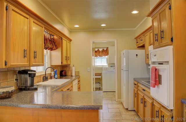 1736 E 59th Place, Tulsa, OK 74105