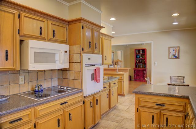 1736 E 59th Place, Tulsa, OK 74105