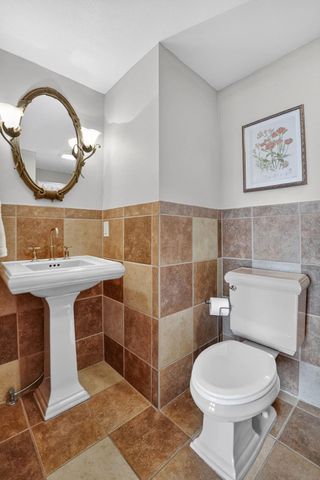 1916 Rainbow Drive, Cedar Falls, IA 50613