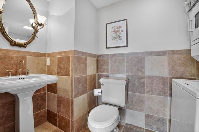 1916 Rainbow Drive, Cedar Falls, IA 50613