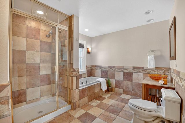 1916 Rainbow Drive, Cedar Falls, IA 50613