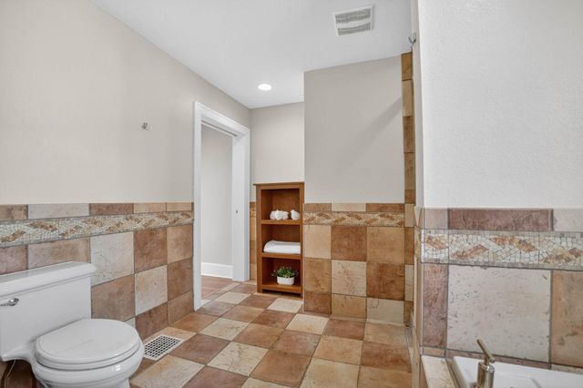 1916 Rainbow Drive, Cedar Falls, IA 50613